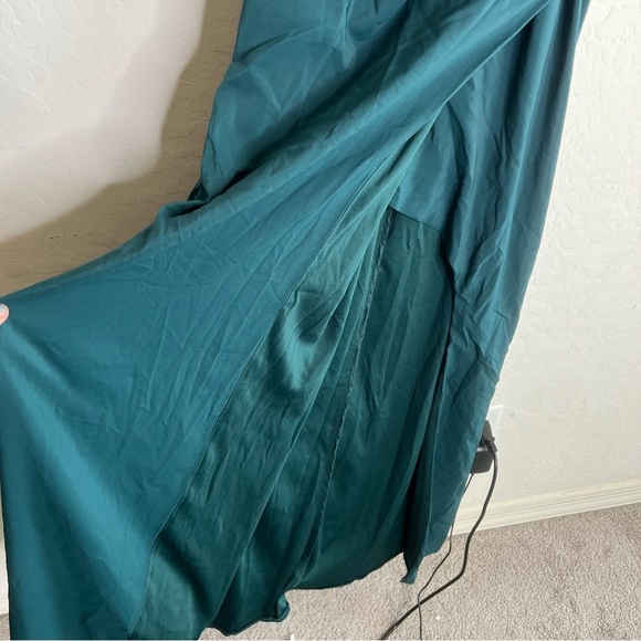 AZAZIE GALICIA Pine Mermaid Halter Pleated Stretch Chiffon Dress - Picture 6 of 9